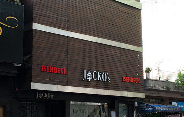 Local Jackos Fachada - Bonpland 1720